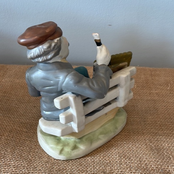 Antique ceramic painter in the park figurine - Picture 3 of 3